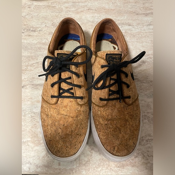 Nike Janoski “Cork” Sneakers - Picture 2 of 4